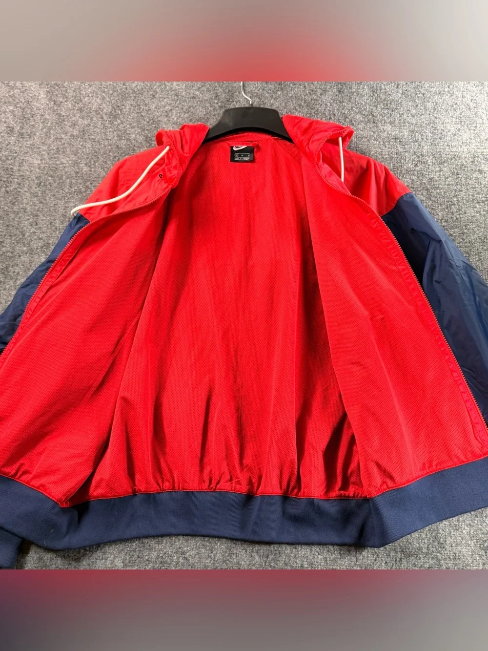 Nike Men’s Medium Windrunner Red Navy Hooded Full Zip Jacket